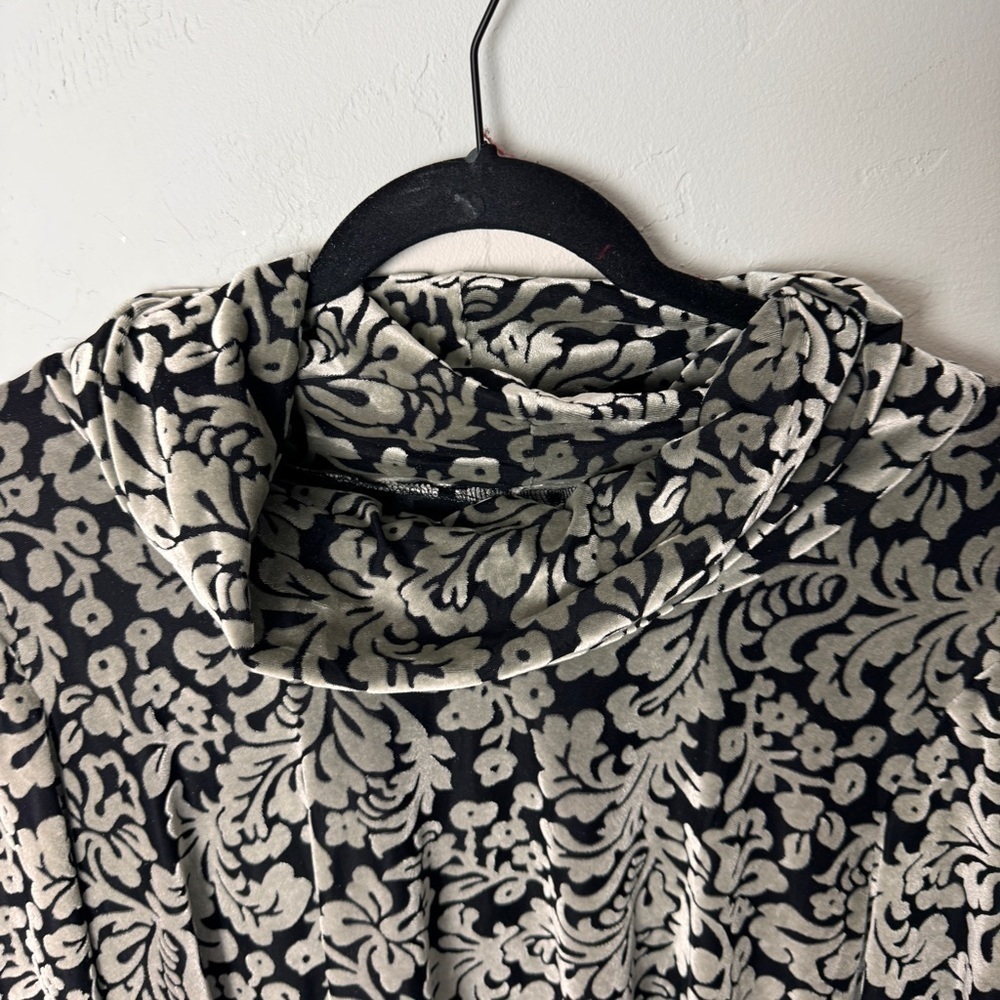 Ruby Rd velvet top - Picture 5 of 10